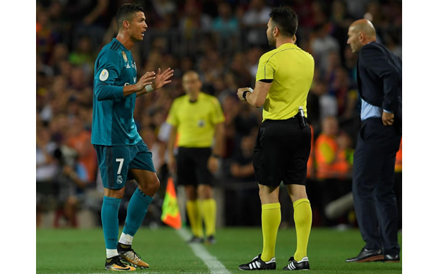 Cristiano Ronaldo-and-Zidane-during-sundays-match