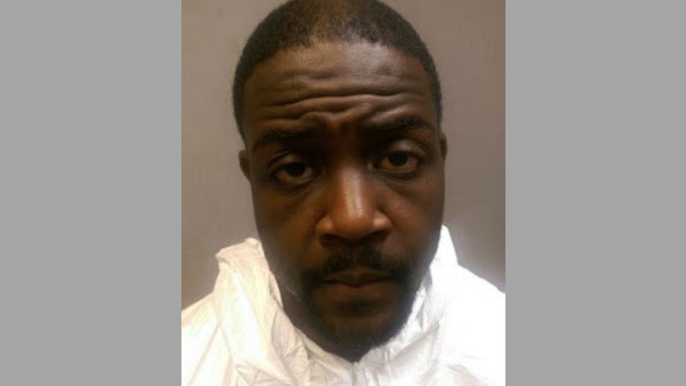 man sets pregnant wife on fire