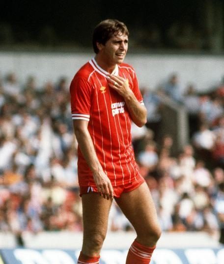 Former Liverpool striker, Robinson, dies at 61