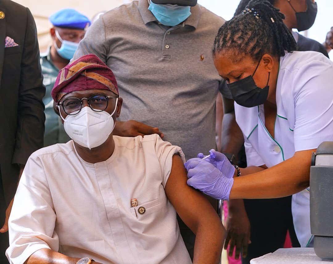 Sanwo-Olu receives COVID-19 vaccination