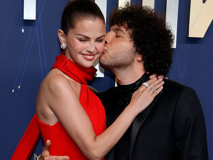 US singer Selena Gomez weds music producer Benny Blanco