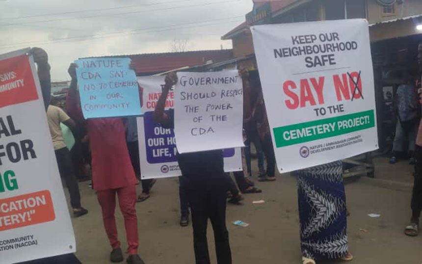 Lagos govt seals proposed cemetery site in surulere after protest