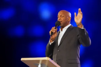Gospel singer Donnie McClurkin denies sexual allegations, seeks prayer for acuser