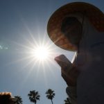 Record heat wave hits western US as winter ends