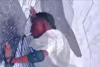 Nigerian artist, Nuel Geoffrey attempts GWR for largest drawing by mouth