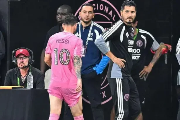 Messi suffers injury scare ahead of World Cup